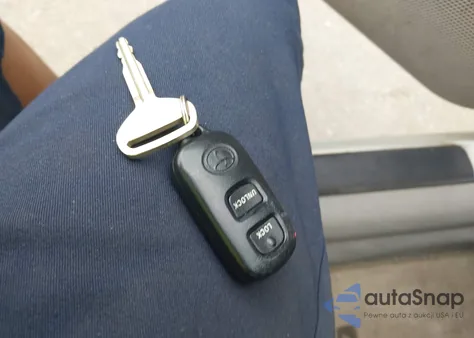 2004 Toyota Corolla Le z USA, uszkodzony, nr VIN 2T1BR32E04C220761